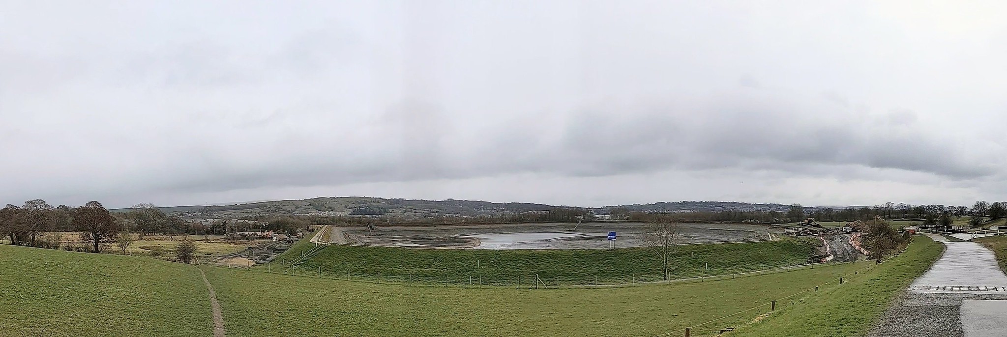 Barrowford Reservoir by Alex McLachlan www.flickr.com